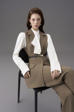 Alternative view of Jane SET